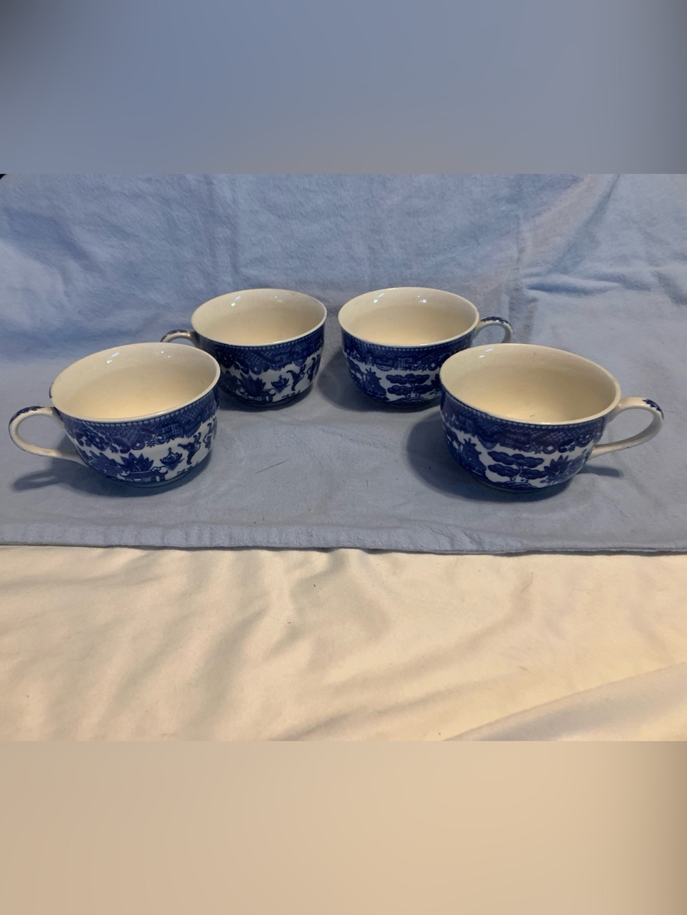 VTG Blue Willow Ceramic Tea Cups (4) Japan
